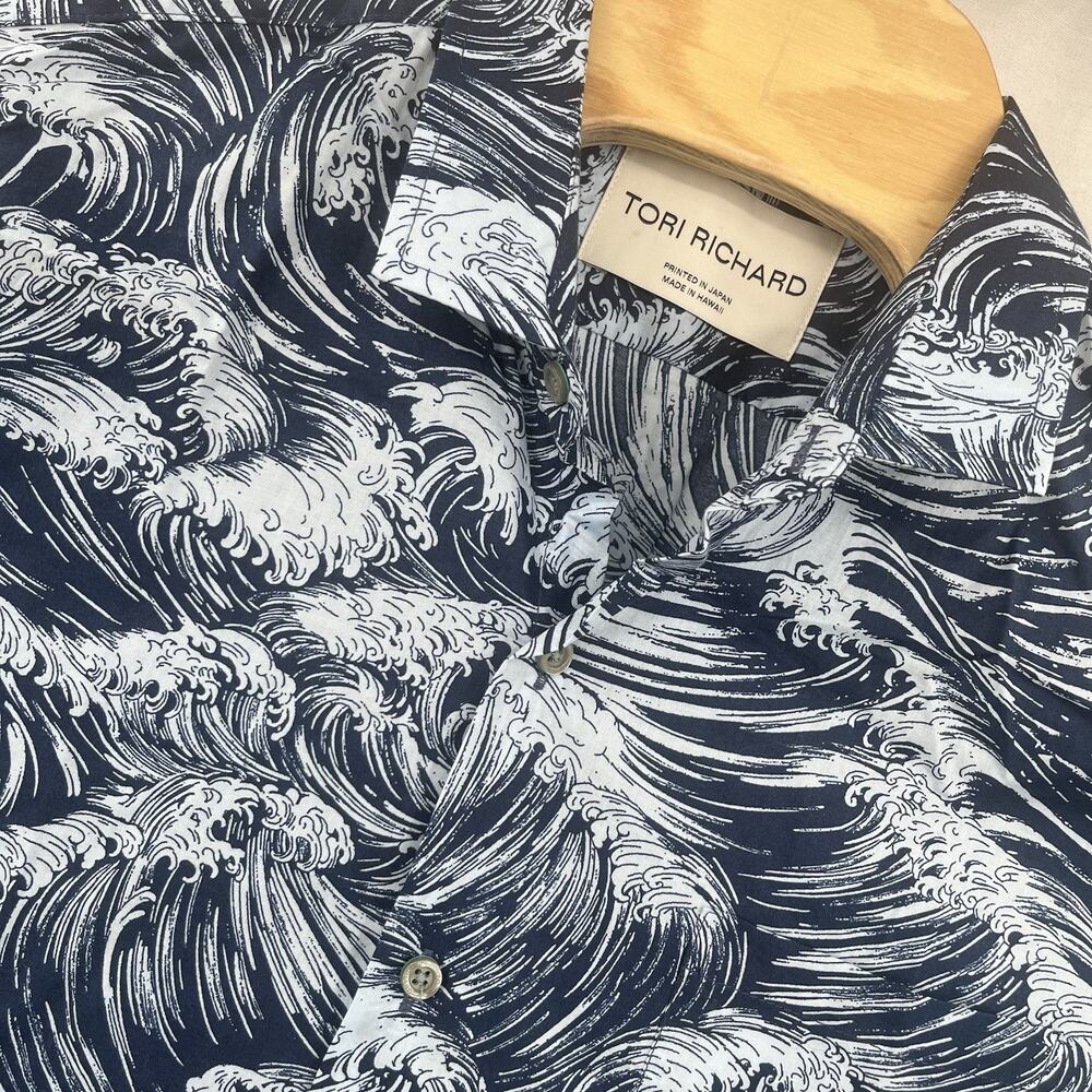 Tori Richard Men's L Blue Cotton Short Sleeve Gnarly Waves Button Down Shirt USA
